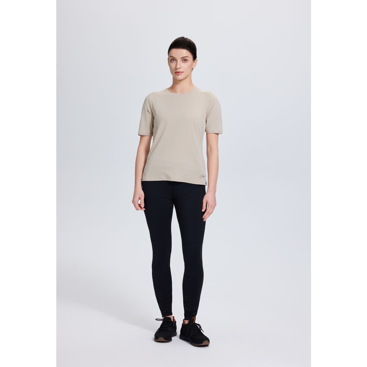 Icepeak Burdette T-Shirt Donna – Cement, indossato fronte
