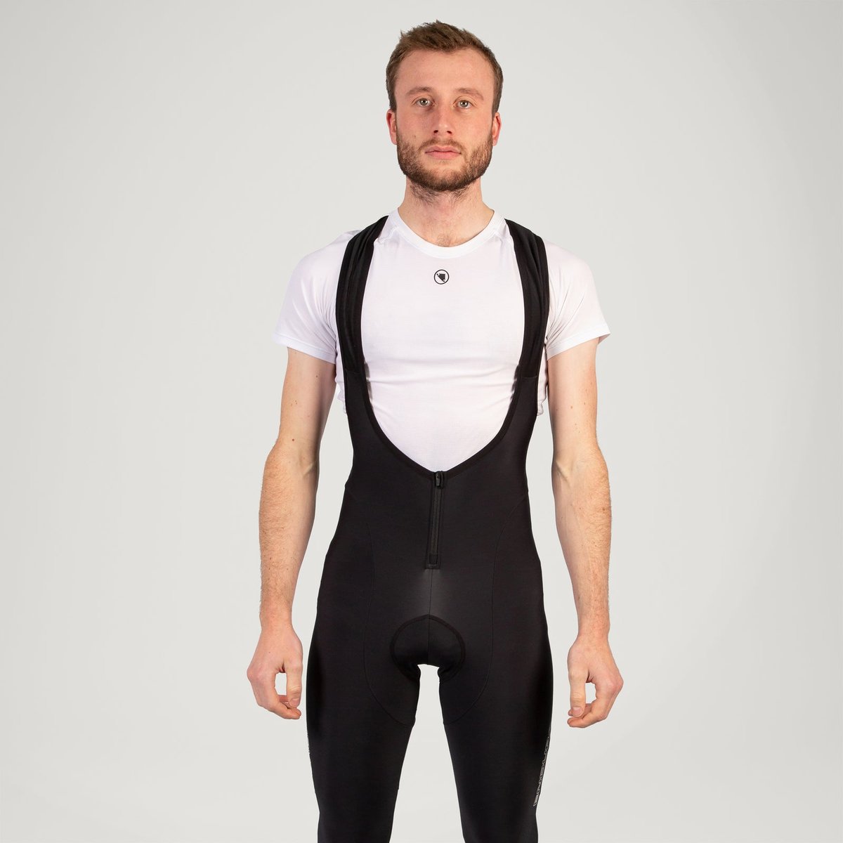 Endura FS260 Thermo II Calzamaglia con Bretelle Uomo – Black, indossata frontale