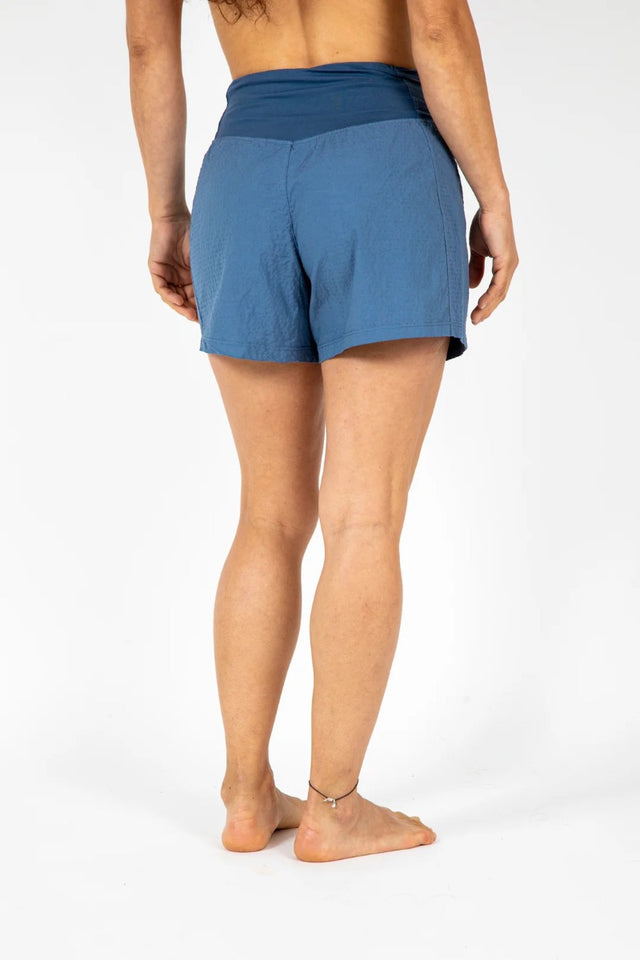 E9 Priscilla Short Woman