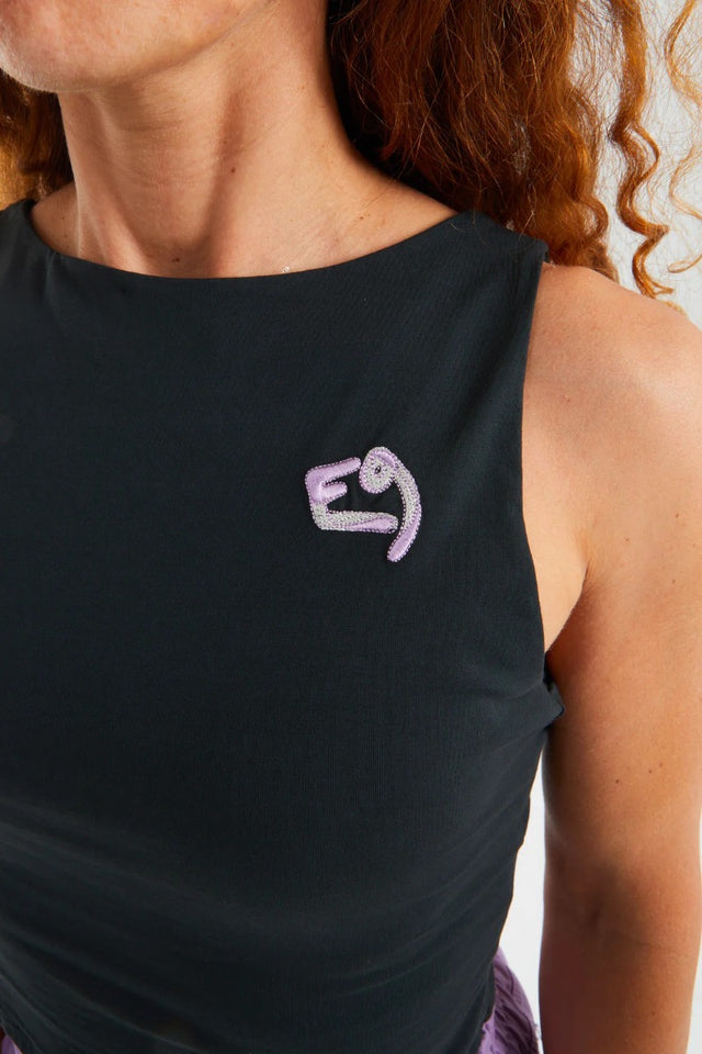 E9 Grace Crop to Woman