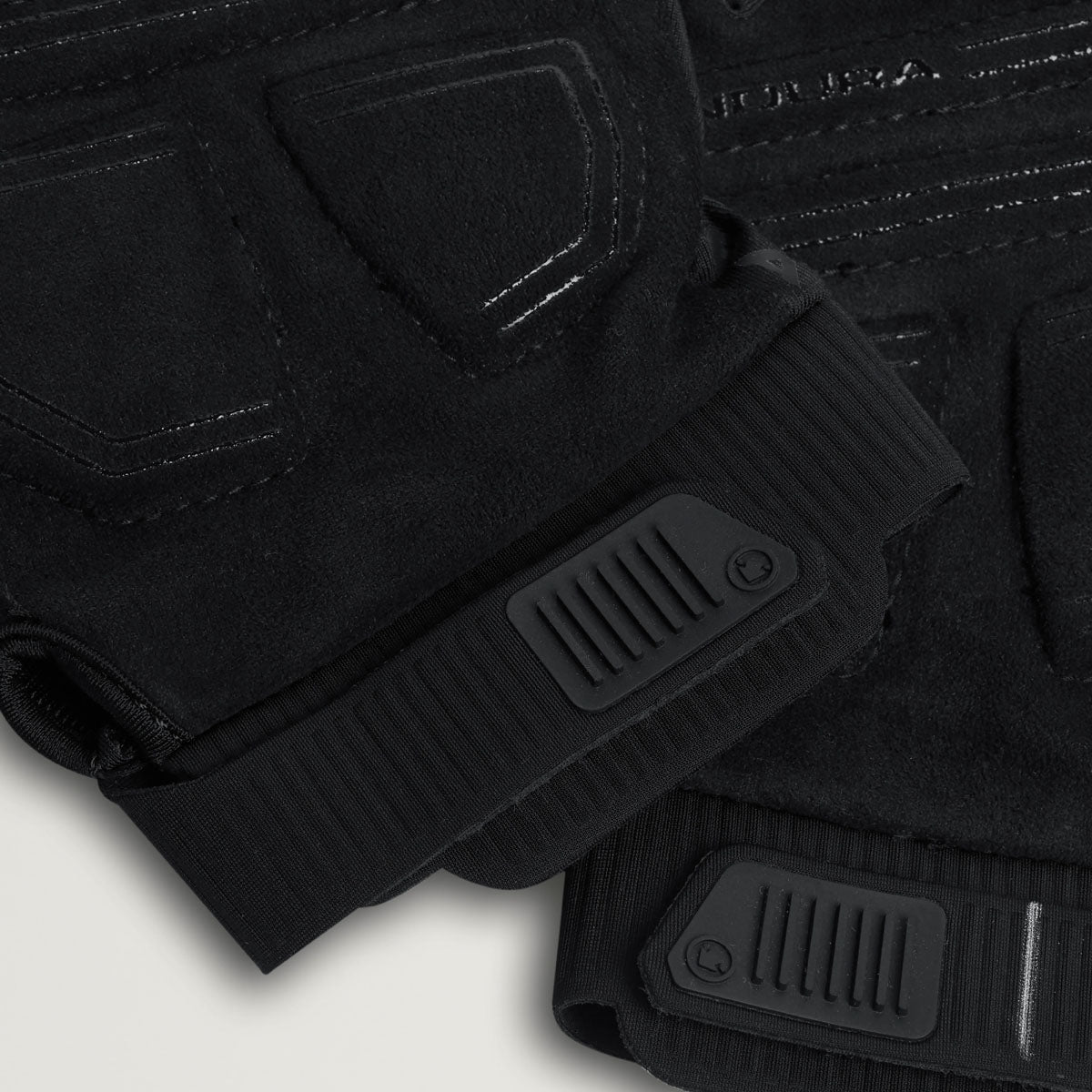 ENDURA Loop Full Finger Gloves