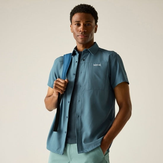 REGATTA Men's Anti-Insect Travel Light Short Sleeve Shirt