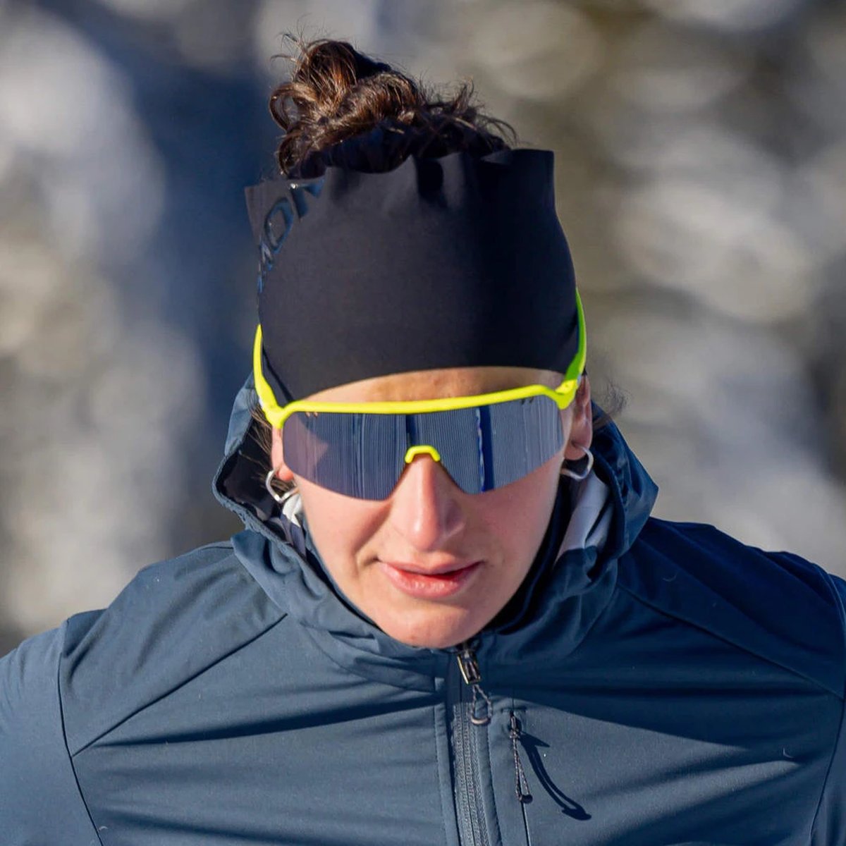 Julbo Intensity Occhiali da Sole Unisex Spectron 3 – Giallo Fluo Opaco, indossato