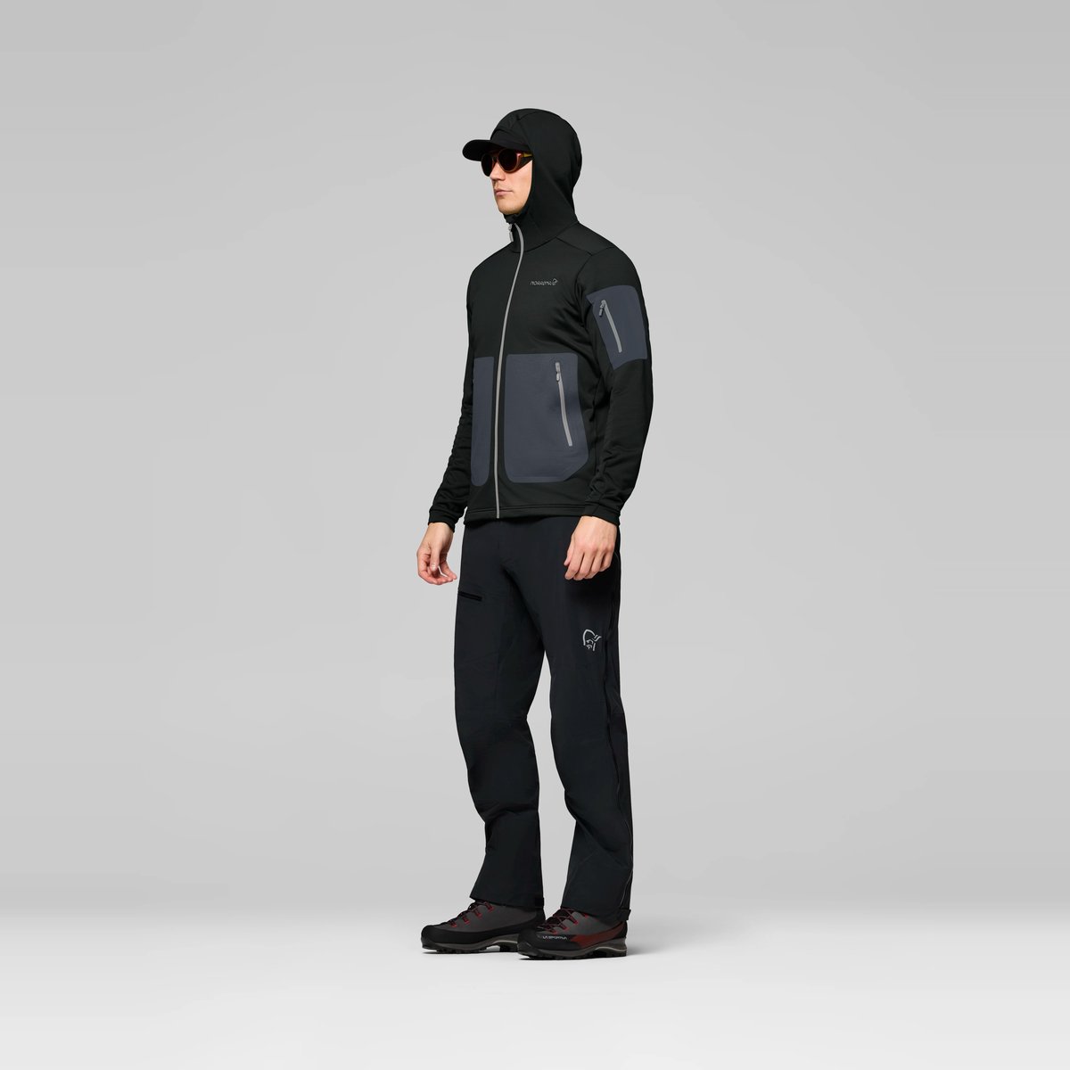 Norrøna Falketind Warm2 Stretch Hood Felpa in Pile Uomo – Caviar Black, dettaglio 6