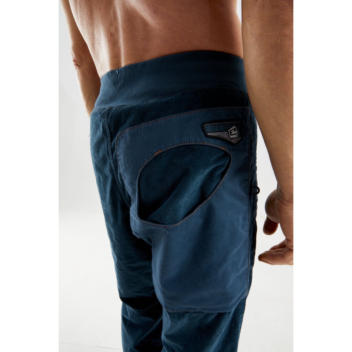 E9 Blat1 VS Pantaloni Uomo – Sapphire, indossato, dettaglio