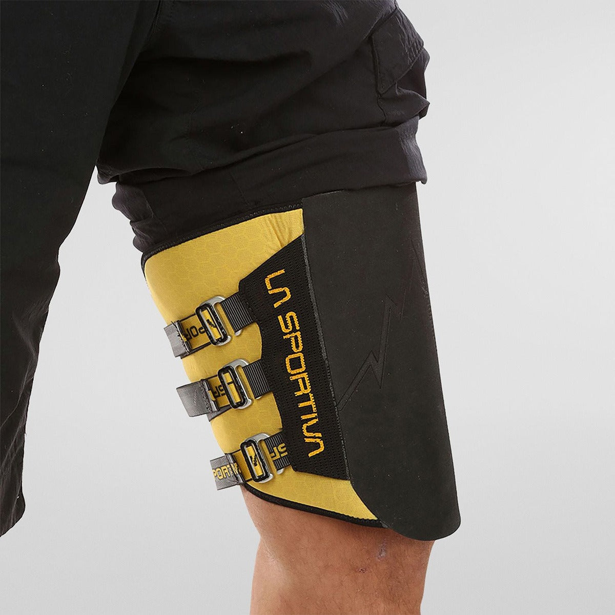 La Sportiva Laspo Ginocchiera Unisex – Black Yellow, dettaglio 1