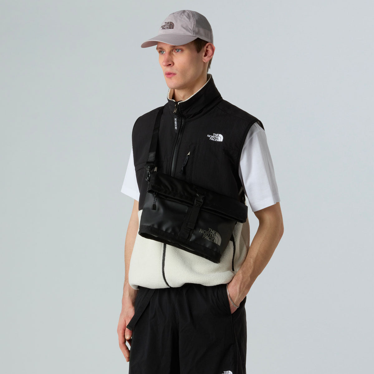 The North Face Base Camp Borsa a Tracolla – Black Asphalt Grey, dettaglio 2