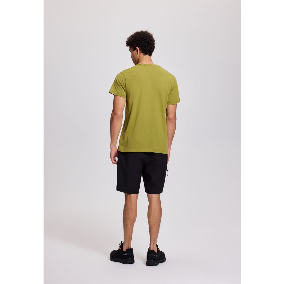 Icepeak Mocbach T-Shirt Uomo – Olive, indossato retro