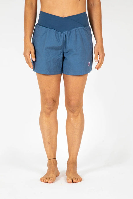 E9 Priscilla Short Woman