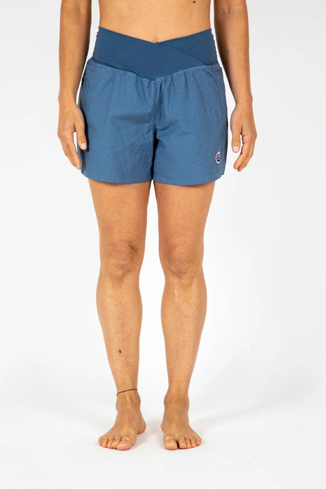 E9 Priscilla Short Woman