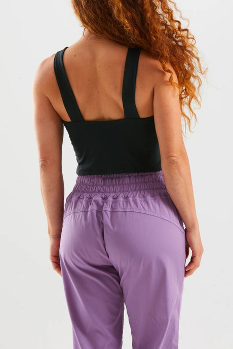 E9 Grace Crop to Woman