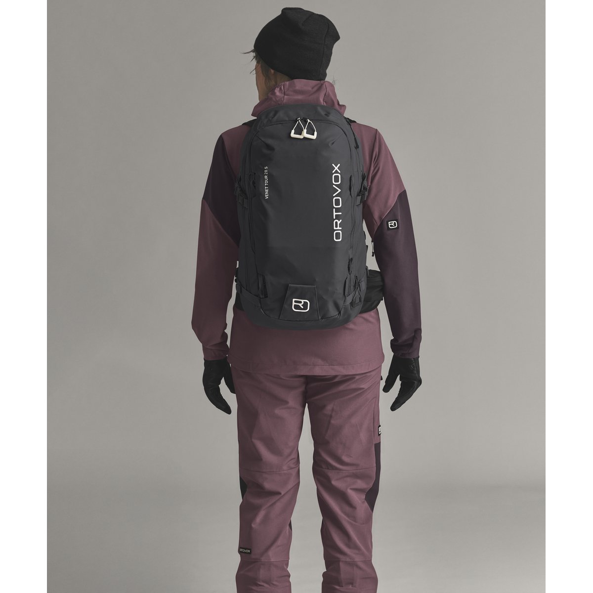 Ortovox Venet Tour 28 S Zaino Scialpinismo – Black Raven, indossato retro