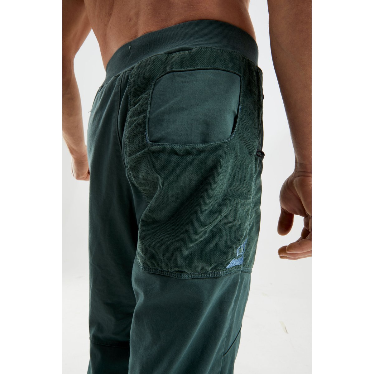 E9 N-Ananas 2.2 Pantaloni Uomo – Sea Weed, indossato, dettaglio
