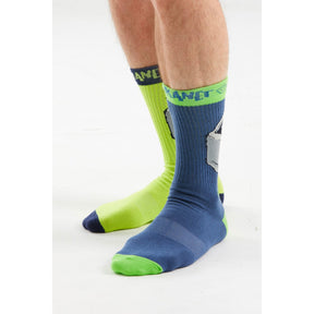 E9 Odd Planet Calze – Assorted, indossato davanti